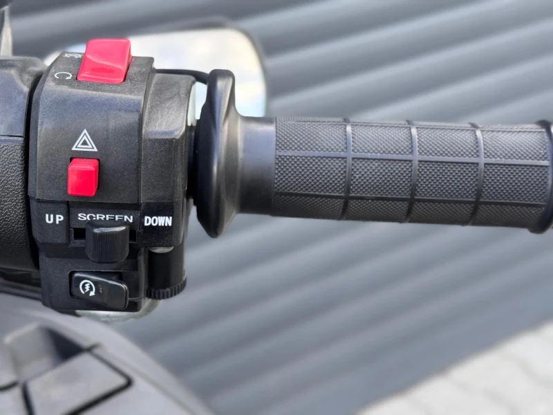 Suzuki Burgman ABS, снимка 11 - Мотоциклети и мототехника - 51488911