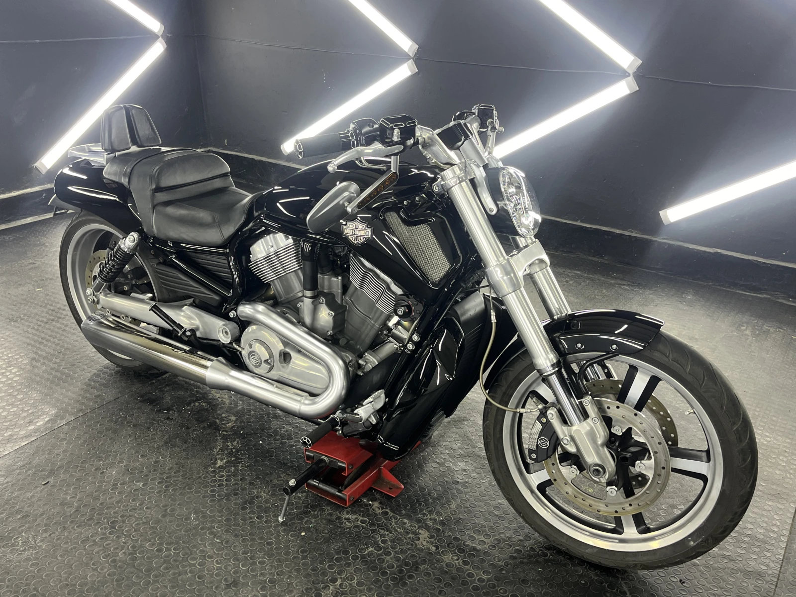 Harley-Davidson V-Rod, снимка 1