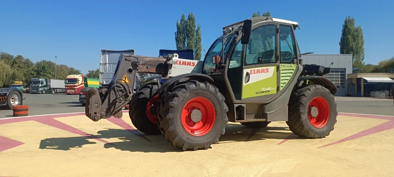 Телескопичен товарач Claas SCORPION 7045, снимка 1 - Селскостопанска техника - 47386429