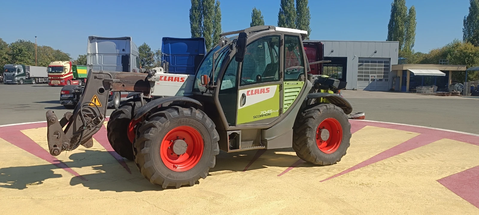 Телескопичен товарач Claas SCORPION 7045 - изображение 9