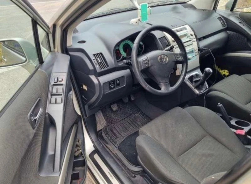 Toyota Corolla verso 2.2 136к d4d, снимка 5 - Автомобили и джипове - 46829776