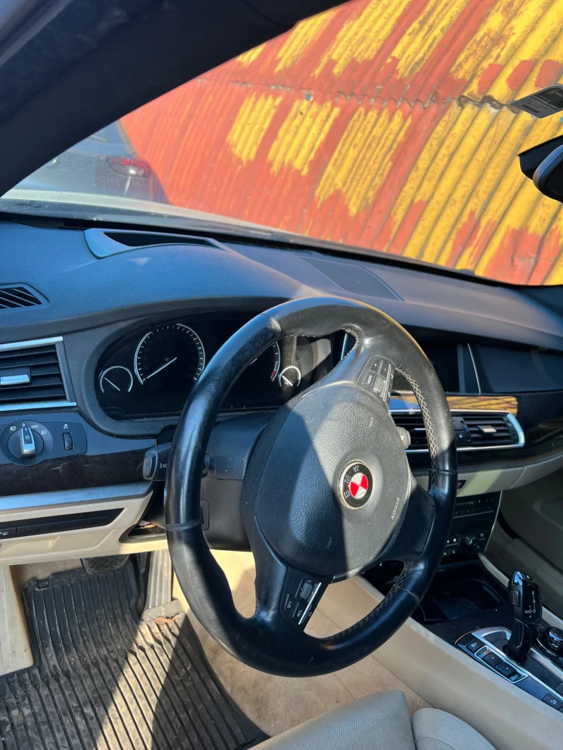 BMW 5 Gran Turismo 550i * Панорама * M pack * 106 000км!!, снимка 9 - Автомобили и джипове - 52670507