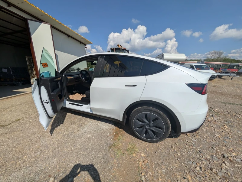 Tesla Model Y LR AWD, снимка 3 - Автомобили и джипове - 51845072