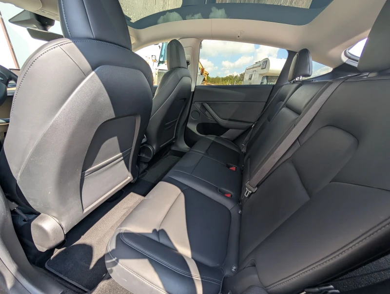 Tesla Model Y LR AWD, снимка 8 - Автомобили и джипове - 51845072
