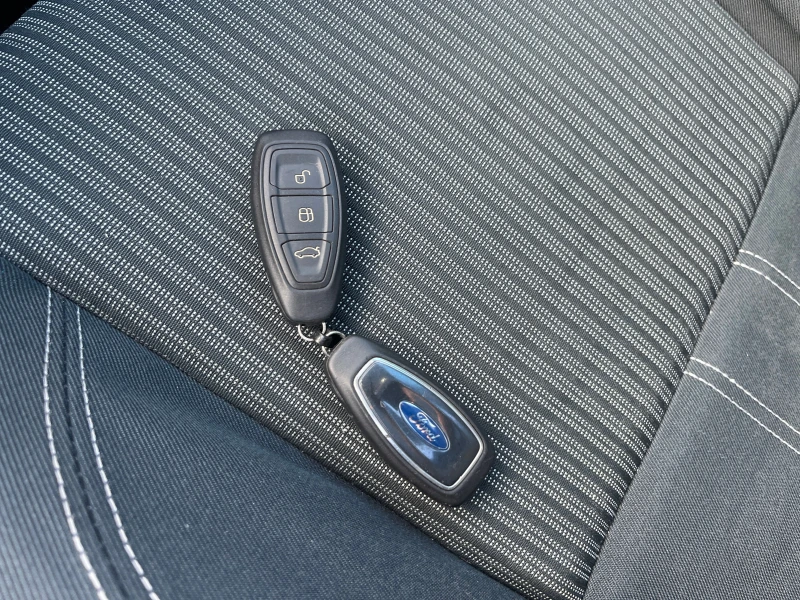 Ford C-max 1.6 ДИЗЕЛ ПАНОРАМА, снимка 17 - Автомобили и джипове - 52845775