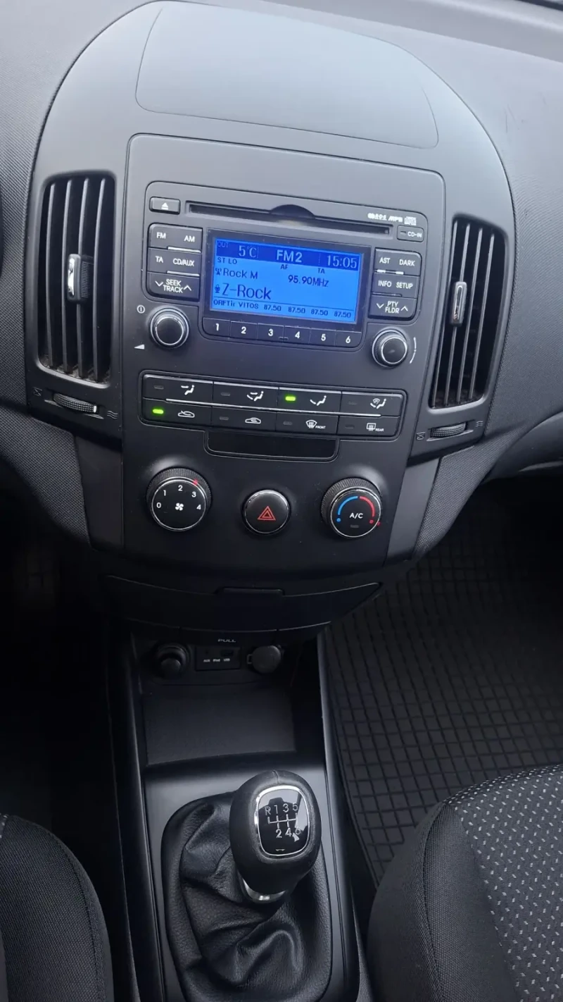 Hyundai I30 1.6CRDI 90к.с.Фейслифт, снимка 12 - Автомобили и джипове - 52882016