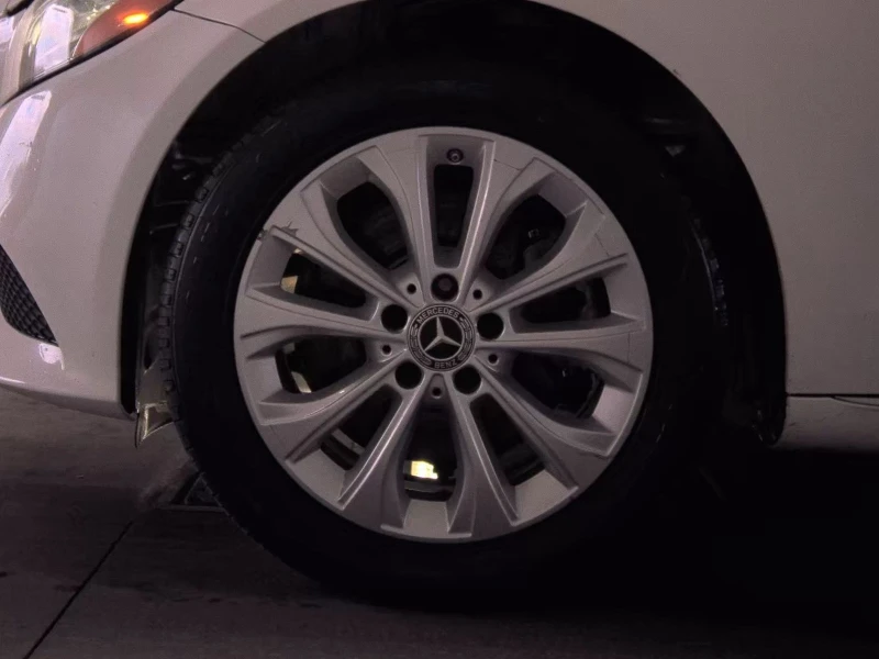 Mercedes-Benz C 300 4MATIC, снимка 7 - Автомобили и джипове - 53492090