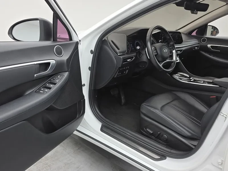 Hyundai Sonata 2.0 Premium, снимка 10 - Автомобили и джипове - 56130557