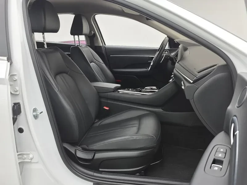Hyundai Sonata 2.0 Premium, снимка 11 - Автомобили и джипове - 56130557