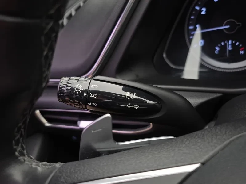 Hyundai Sonata 2.0 Premium, снимка 16 - Автомобили и джипове - 56130557