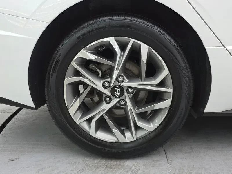 Hyundai Sonata 2.0 Premium, снимка 5 - Автомобили и джипове - 56130557