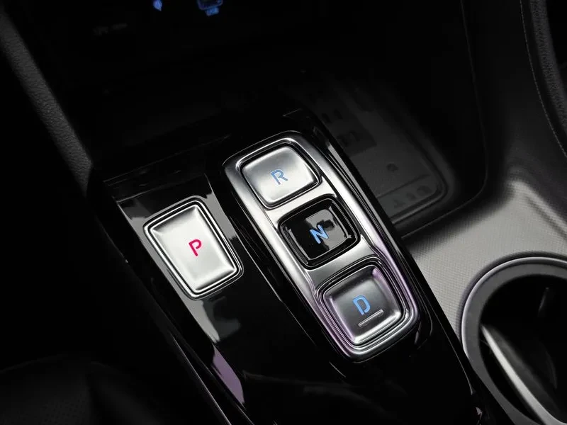 Hyundai Sonata 2.0 Premium, снимка 9 - Автомобили и джипове - 56130557