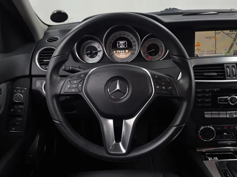 Mercedes-Benz C 200 Cgi AvantGarde, снимка 13 - Автомобили и джипове - 56590260