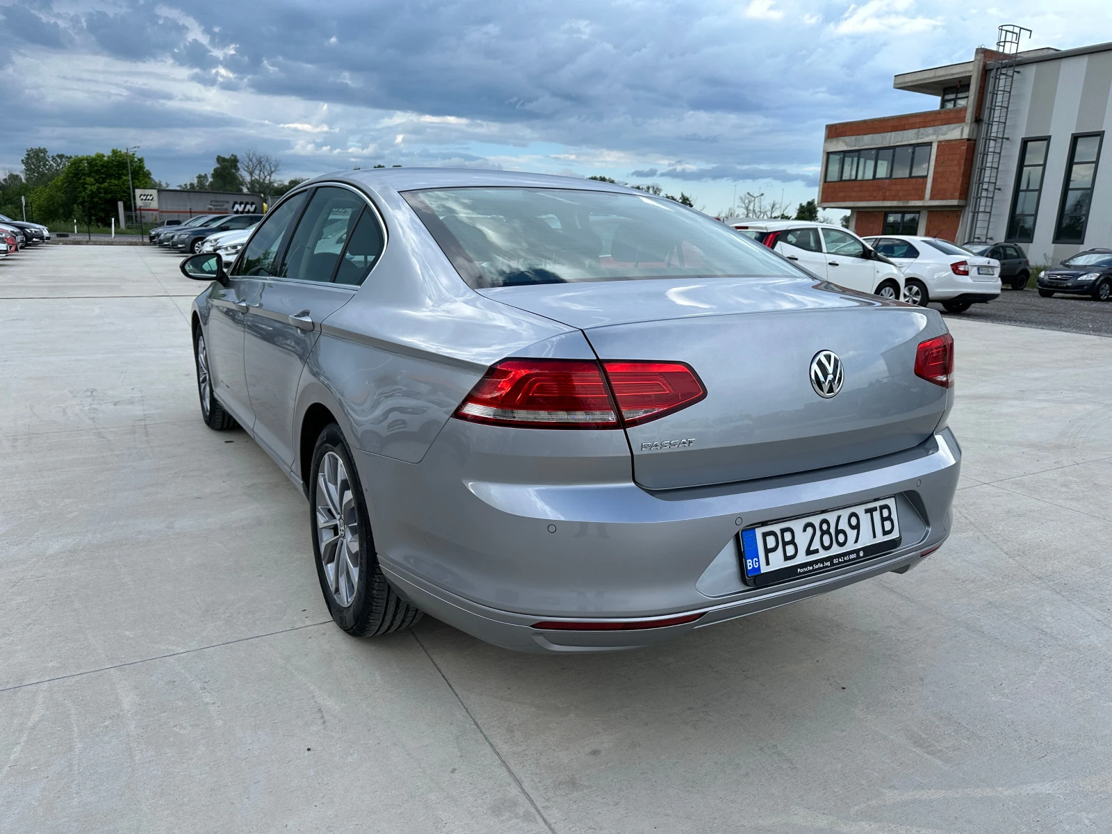 VW Passat В-Гаранция-Business-2.0TDI-А/Т-150кс. - изображение 3