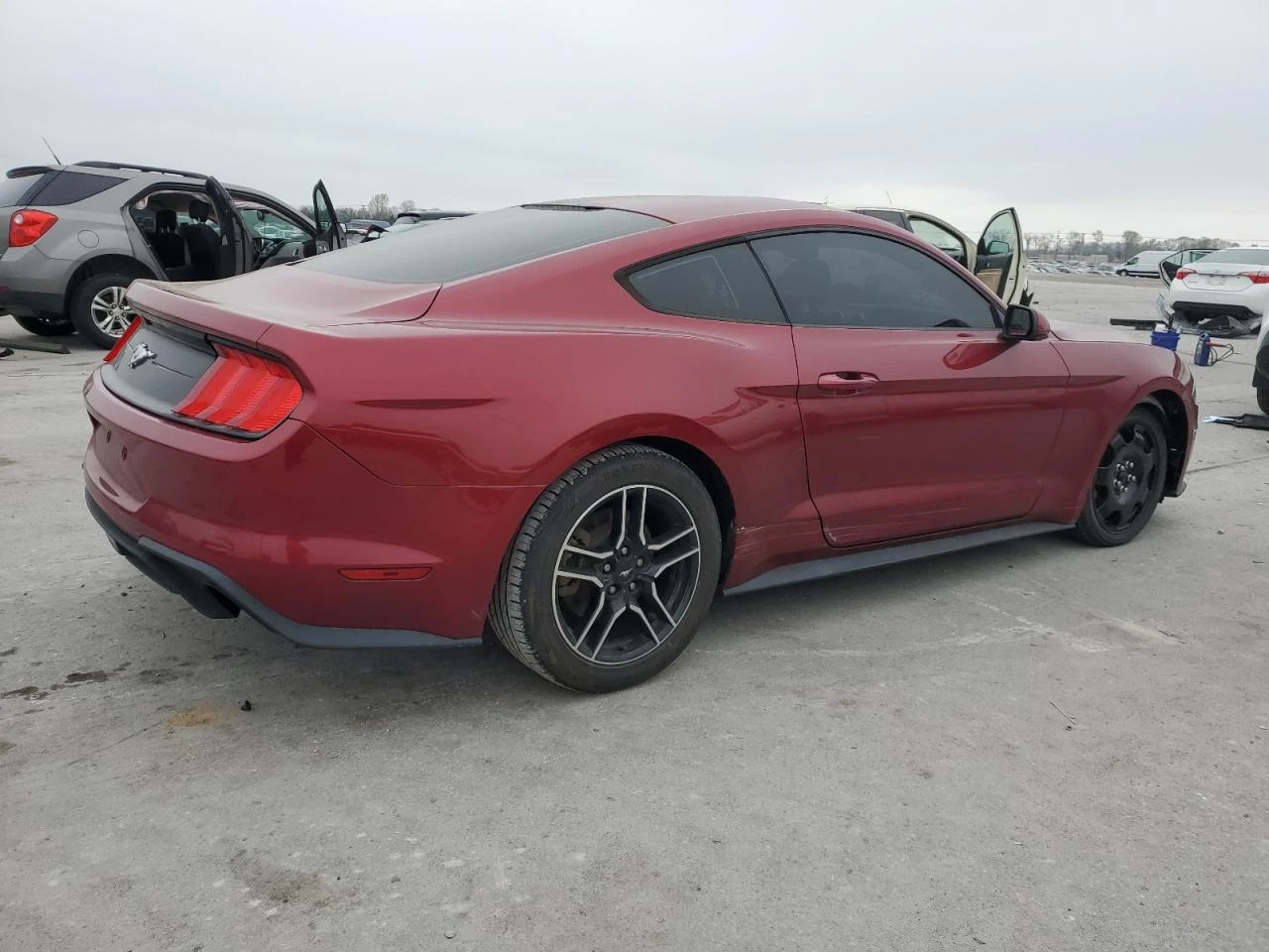 Ford Mustang FASTBACK* РЕАЛЕН ПРОБЕГ - изображение 6