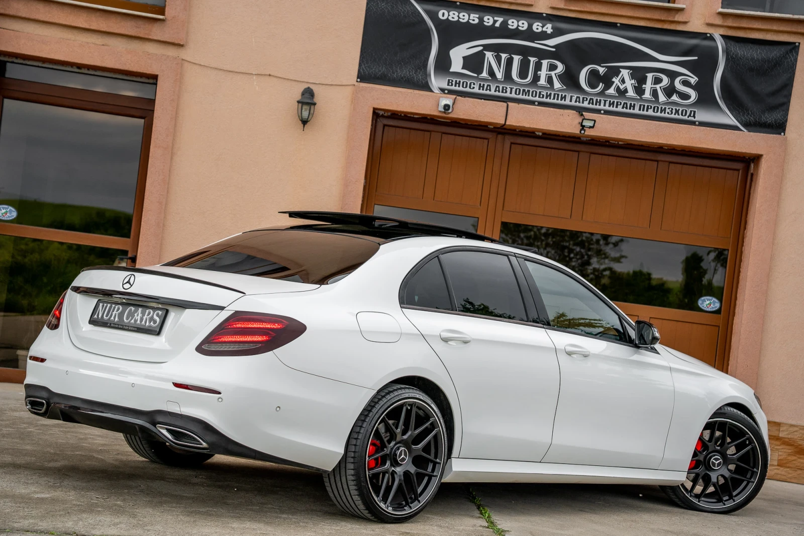 Mercedes-Benz E 350 AMG/9G-TRONIC/PANORAMA/BURMESTER/БЯЛА ПЕРЛА/ - изображение 5