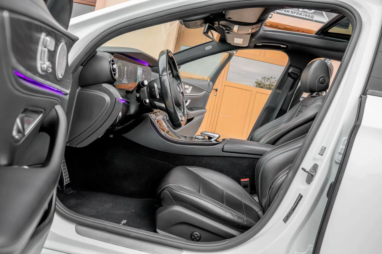 Mercedes-Benz E 350 AMG/9G-TRONIC/PANORAMA/BURMESTER/БЯЛА ПЕРЛА/ - изображение 10