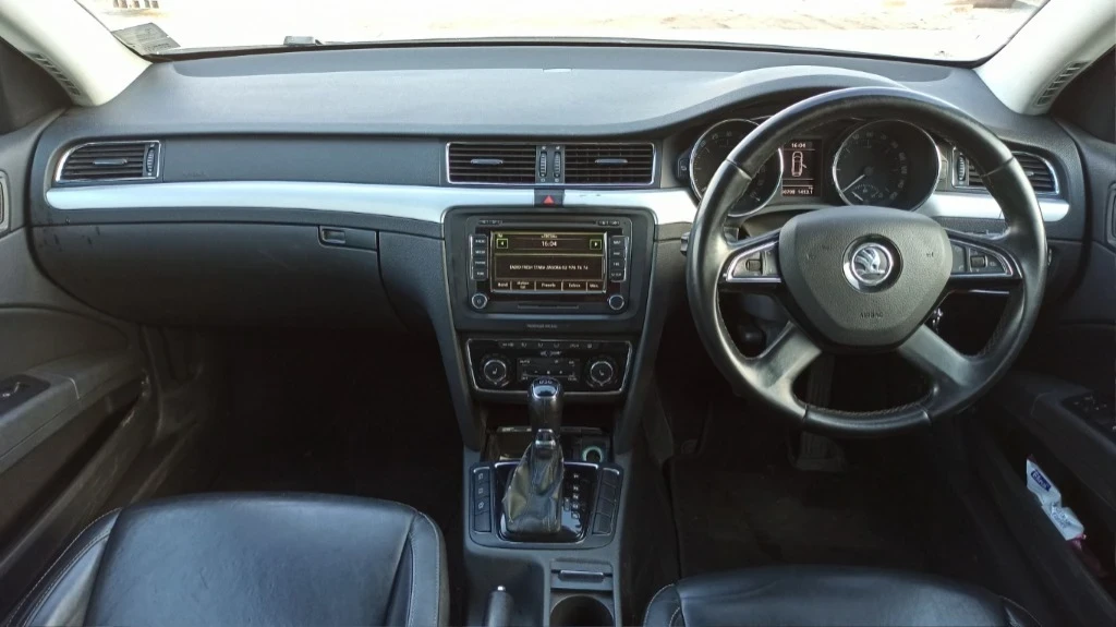 Skoda Superb 2.0TDI DSG - изображение 5