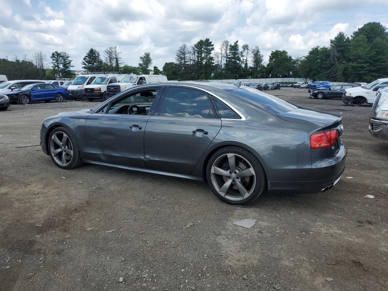 Audi S8 QUATTRO* BOSE* MASSAGE* KEYLESS* CARBON* РЕАЛНИ КМ - изображение 4