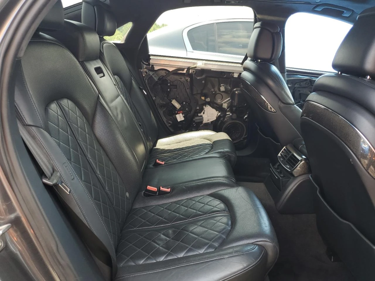 Audi S8 QUATTRO* BOSE* MASSAGE* KEYLESS* CARBON* РЕАЛНИ КМ - изображение 10