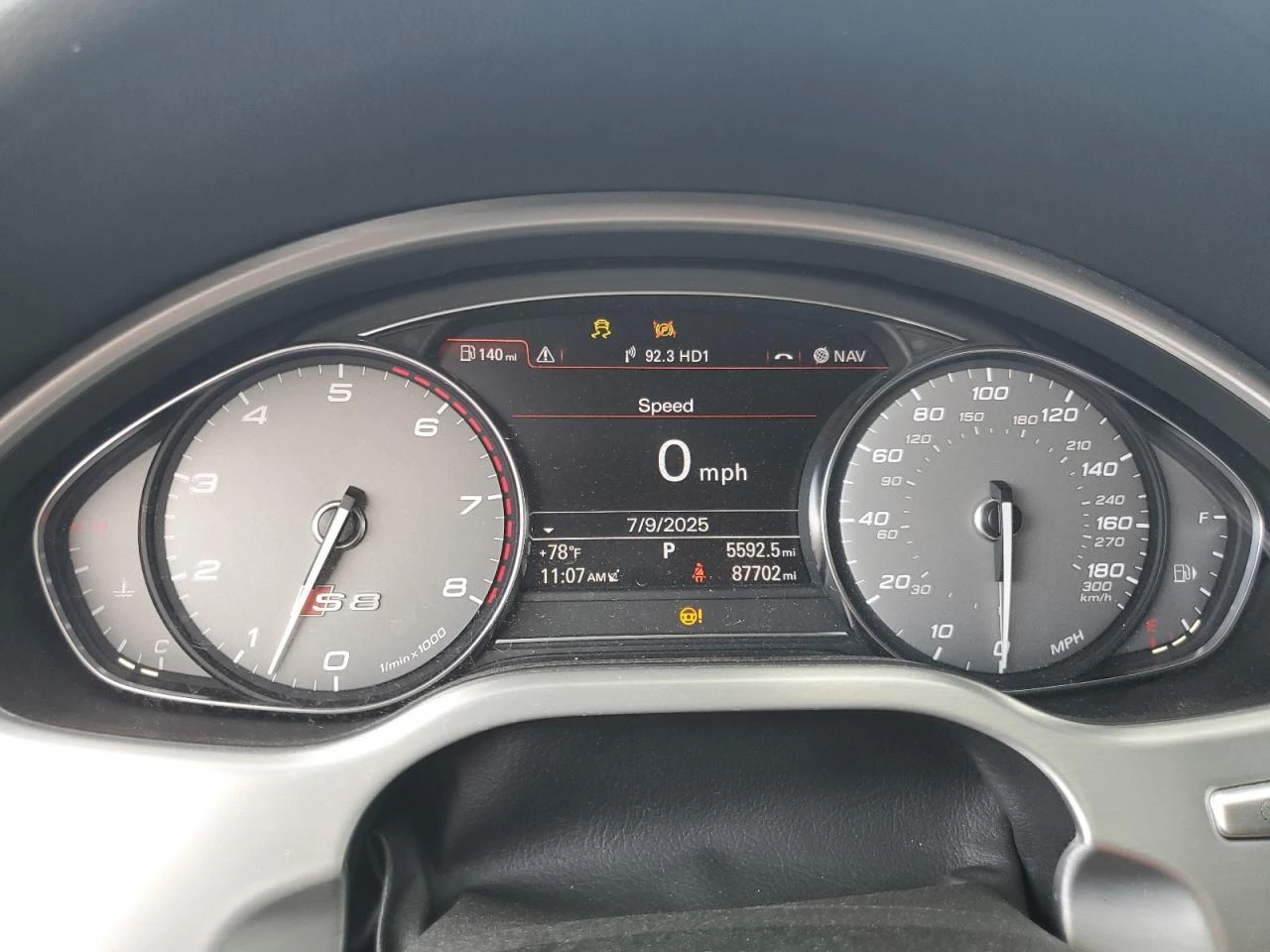 Audi S8 QUATTRO* BOSE* MASSAGE* KEYLESS* CARBON* РЕАЛНИ КМ - изображение 9