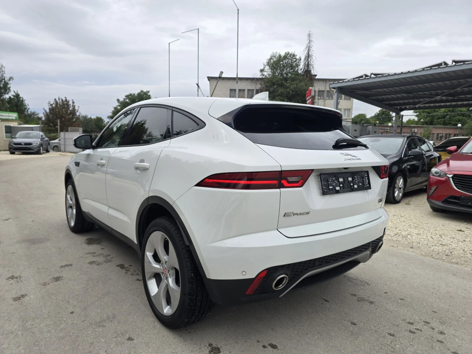 Jaguar E-pace 2.0d 4x4 150к.с Проблем в мотора - изображение 3