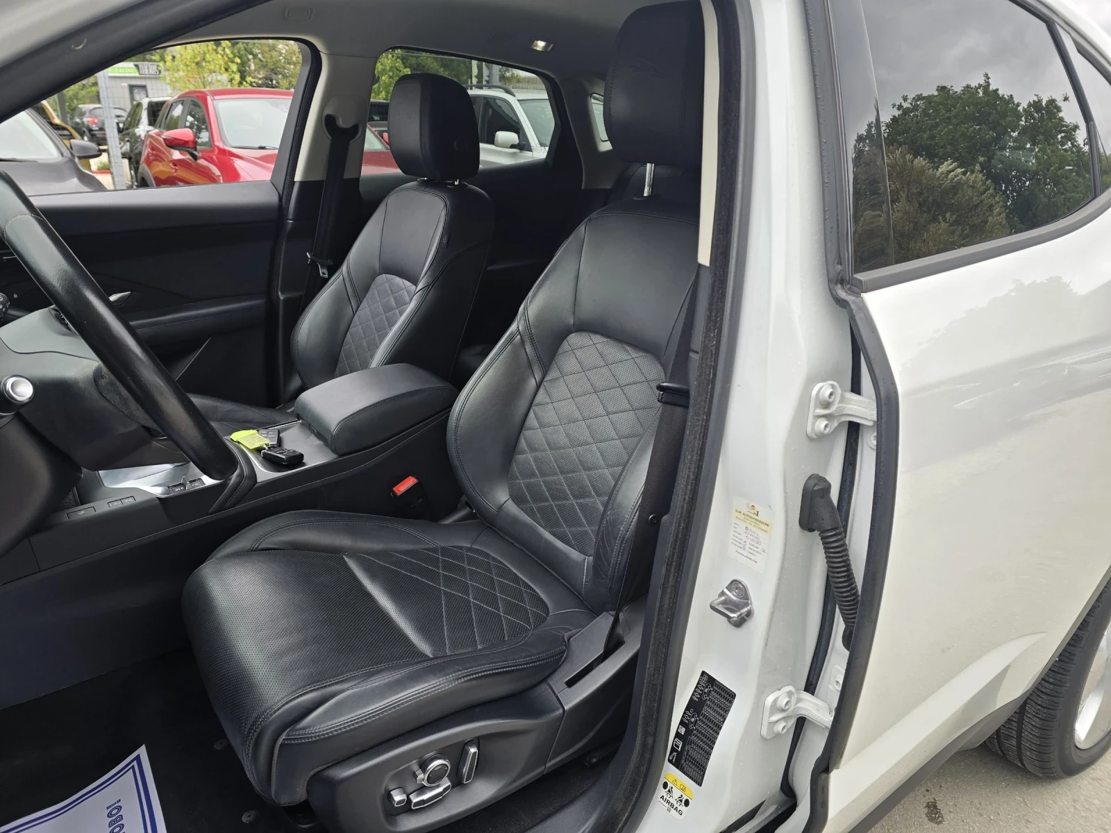 Jaguar E-pace 2.0d 4x4 150к.с Проблем в мотора - изображение 9