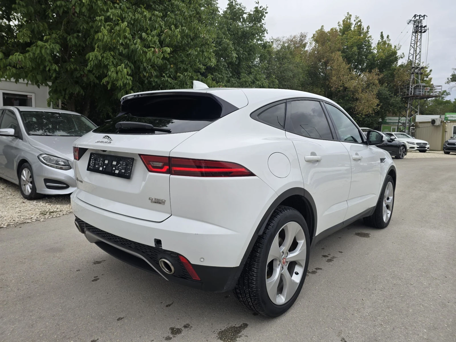 Jaguar E-pace 2.0d 4x4 150к.с Проблем в мотора - изображение 4