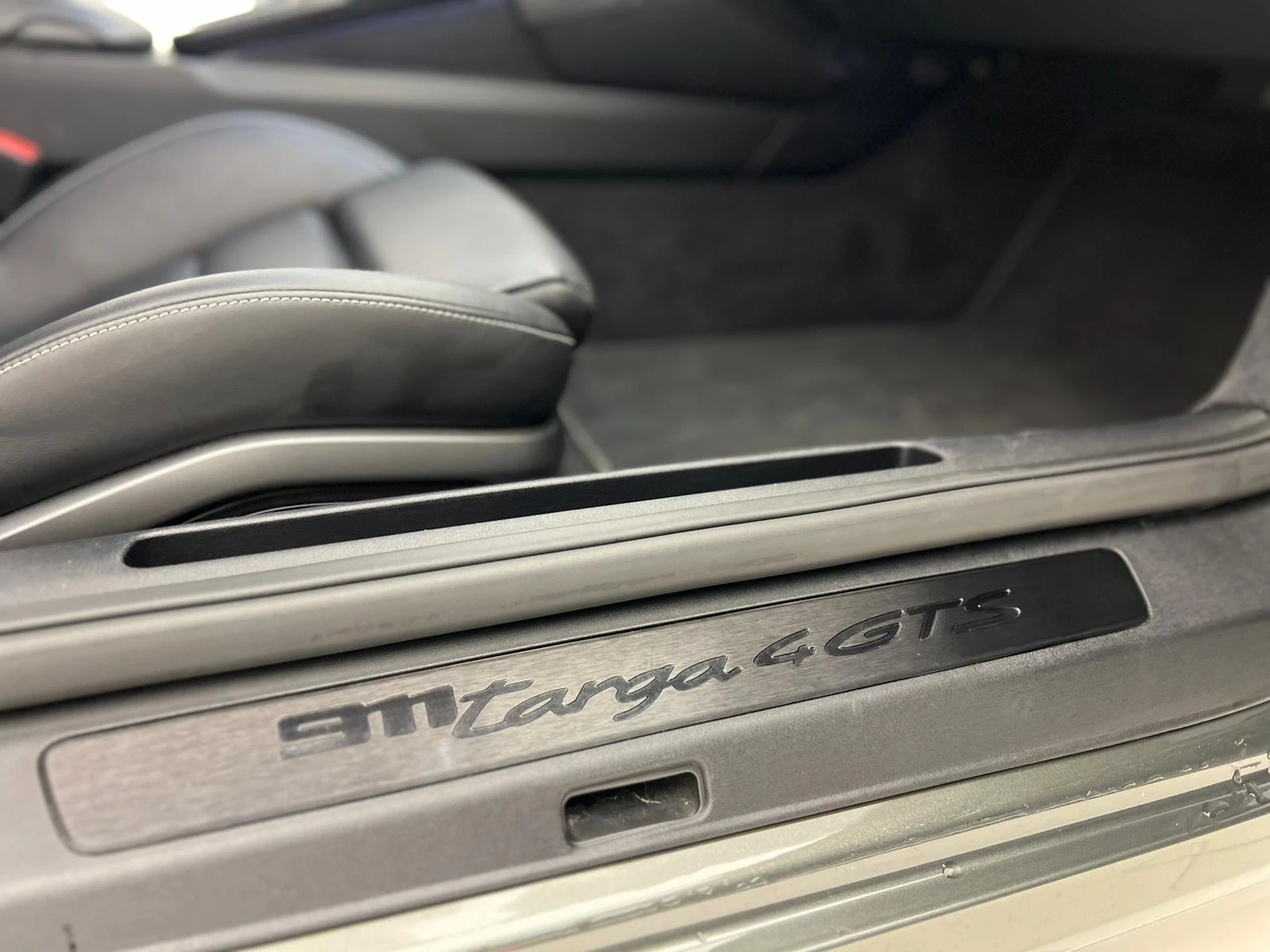 Porsche 911 992 Targa GTS  | Mobile.bg   11