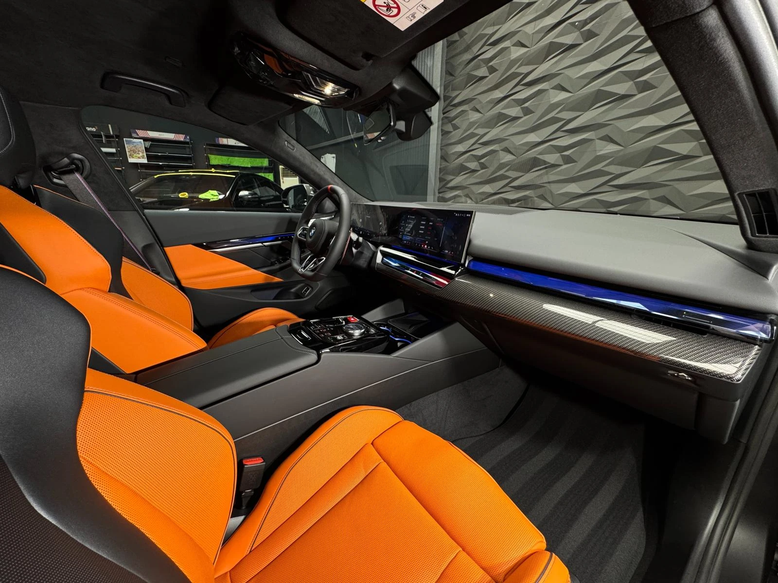 BMW M5 G90 Ceramic* B&W* Carbon* Ultimate Package - изображение 10
