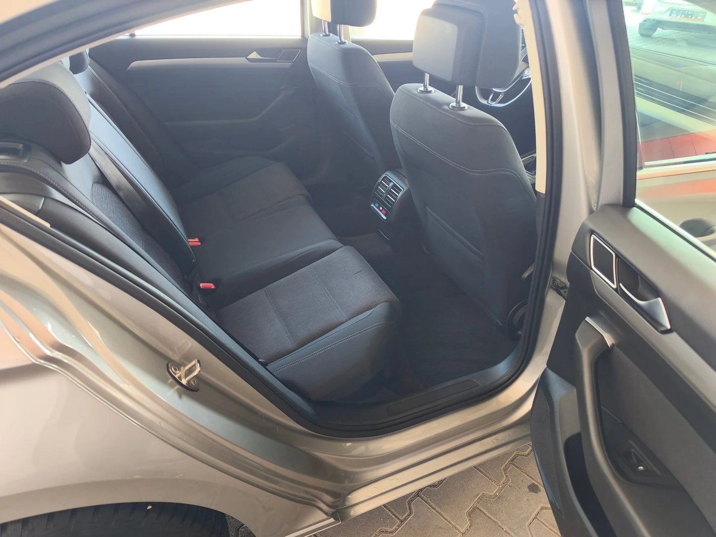 VW Passat Comfortline 2.0TDI BMT | Mobile.bg � ����������� 9