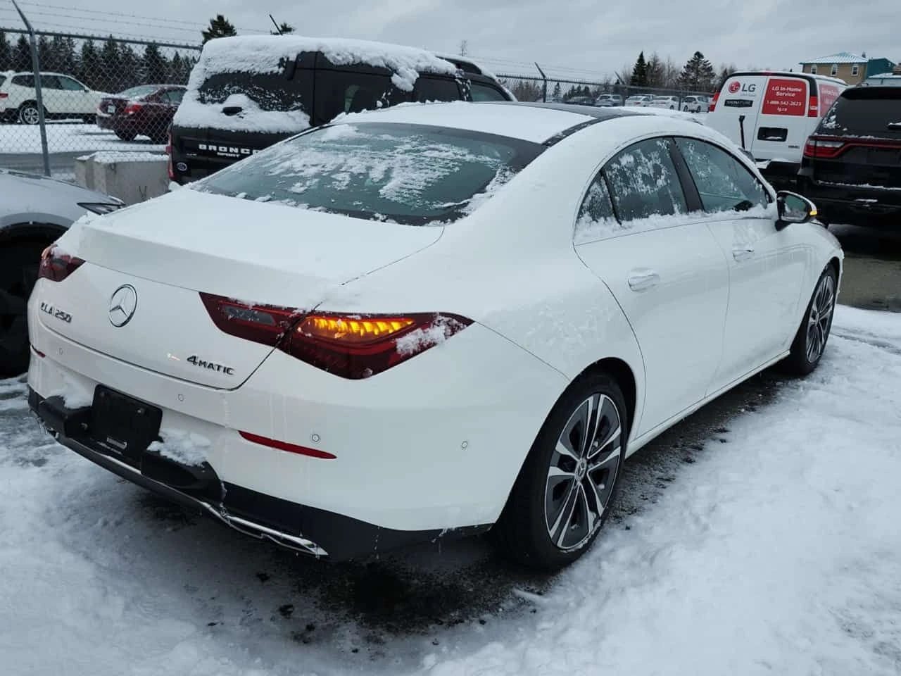 Mercedes-Benz CLA * 250* ПАНОРАМА* ПОДГРЕВ* , снимка 3 - Автомобили и джипове - 54031790