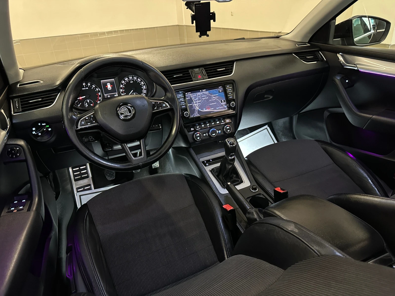 Skoda Octavia 2.00D/150/AMBIENT/360/Full* LED/КОЖА/FULL/Обслужен, снимка 10 - Автомобили и джипове - 54060770