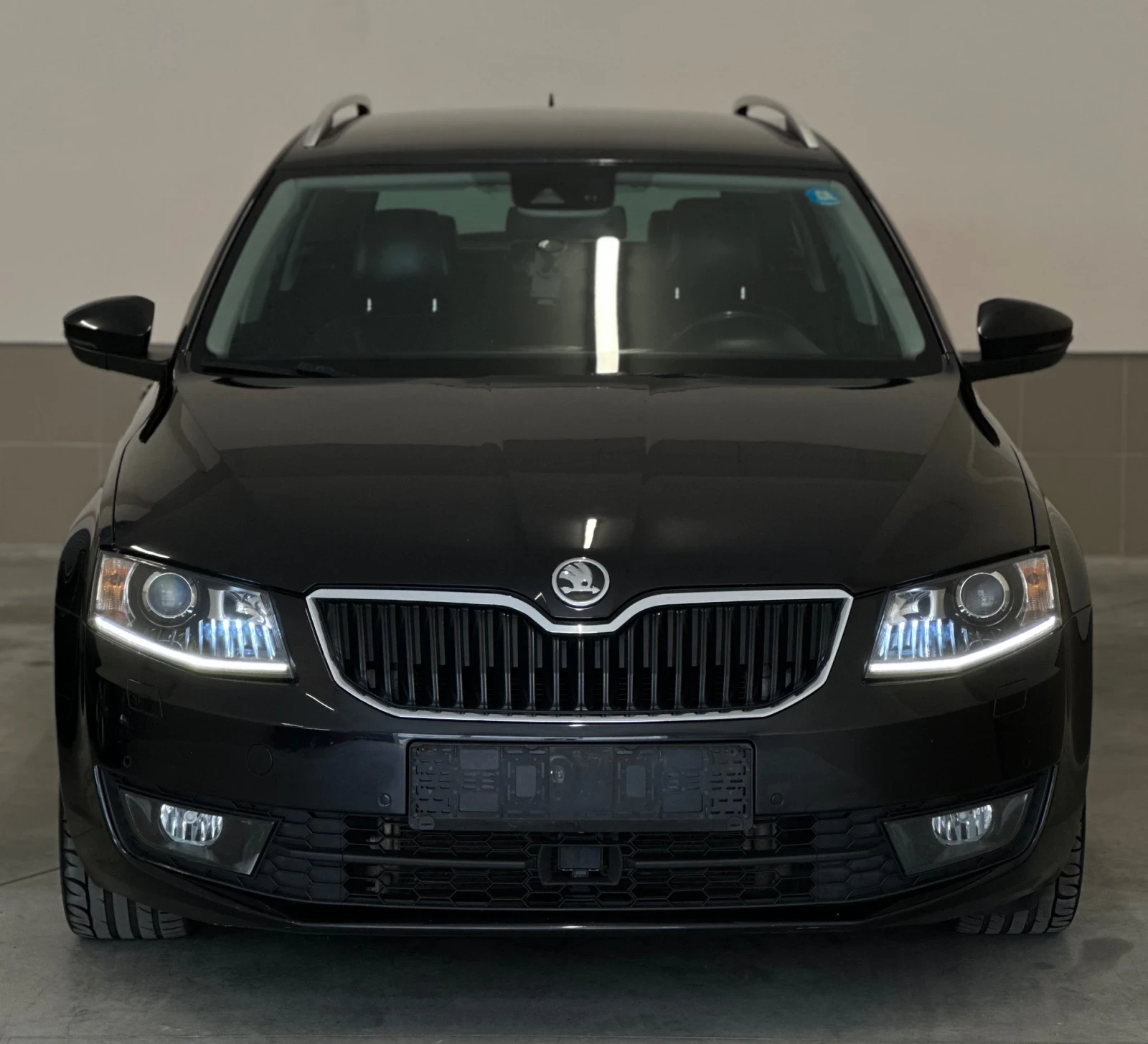 Skoda Octavia 2.00D/150/AMBIENT/360/Full* LED/КОЖА/FULL/Обслужен