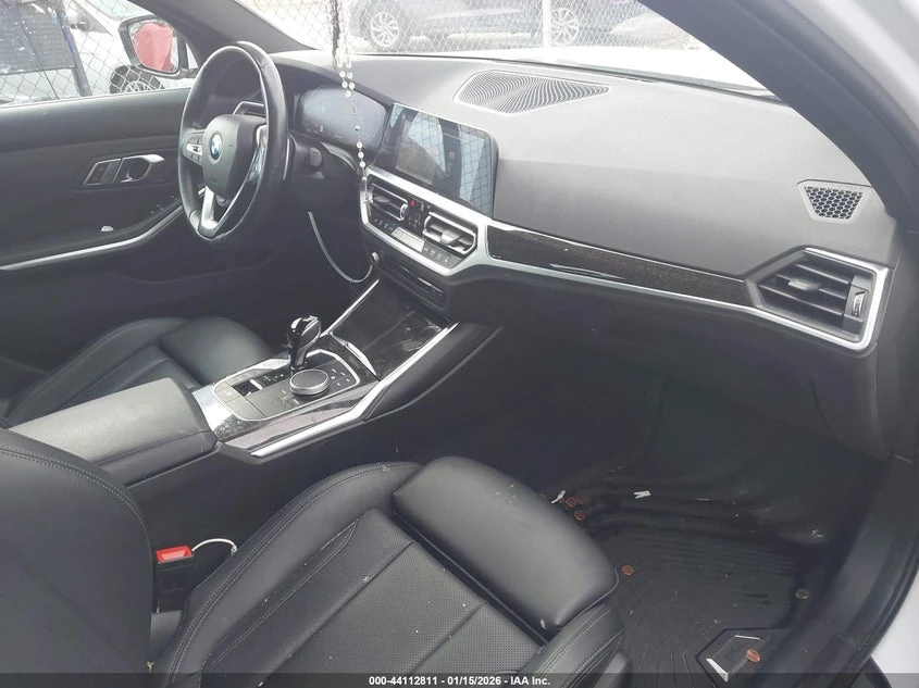 BMW 330 2l I xDrive, снимка 5 - Автомобили и джипове - 54145925