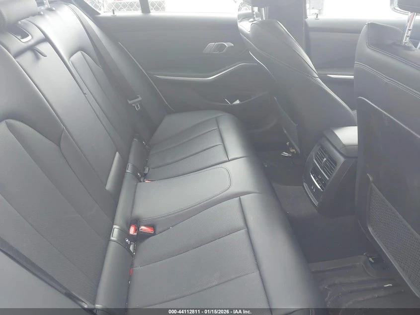 BMW 330 2l I xDrive, снимка 8 - Автомобили и джипове - 54145925