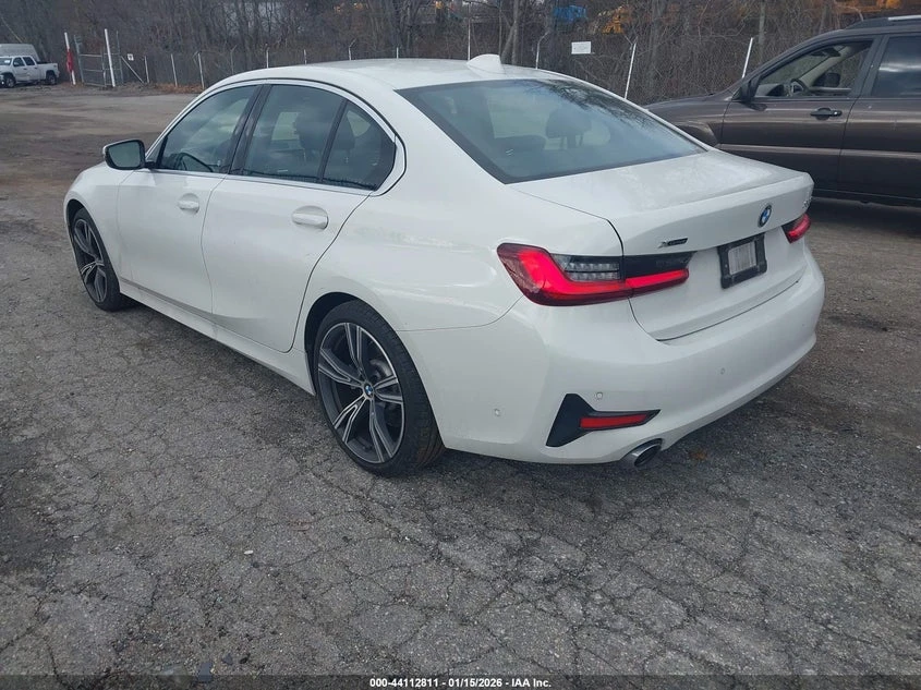 BMW 330 2l I xDrive, снимка 3 - Автомобили и джипове - 54145925