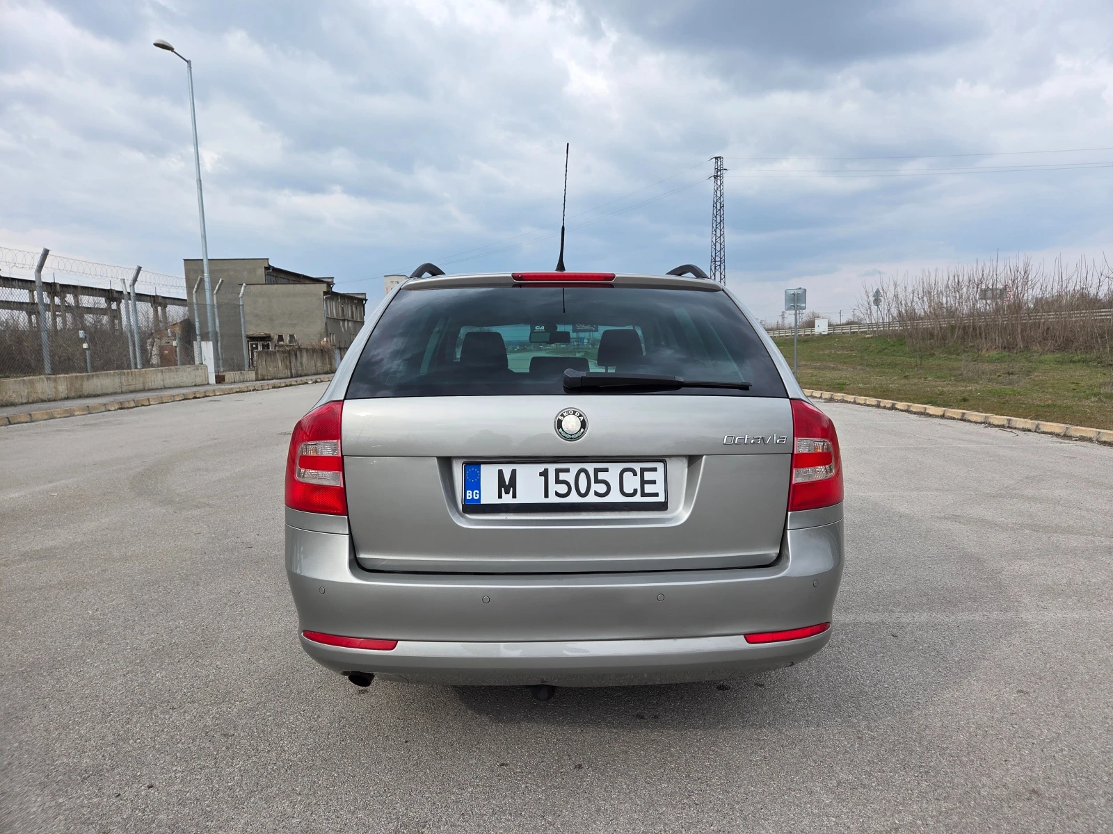 Skoda Octavia 1.6 TDi, снимка 5 - Автомобили и джипове - 54179224