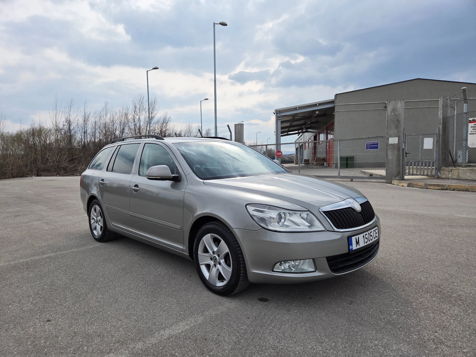 Skoda Octavia 1.6 TDi, снимка 8 - Автомобили и джипове - 54179224