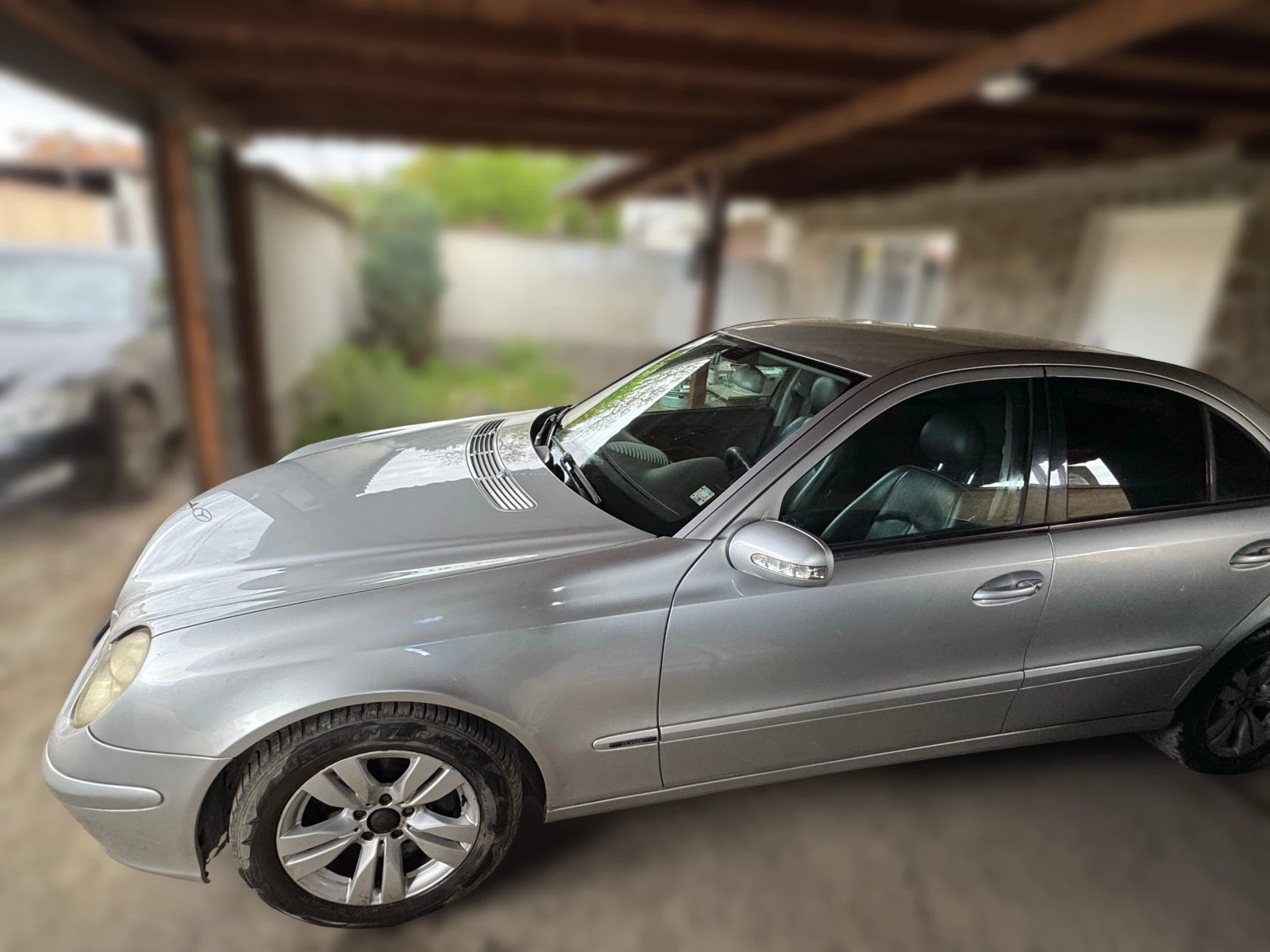 Mercedes-Benz E 220 CDI, снимка 3 - Автомобили и джипове - 54381796