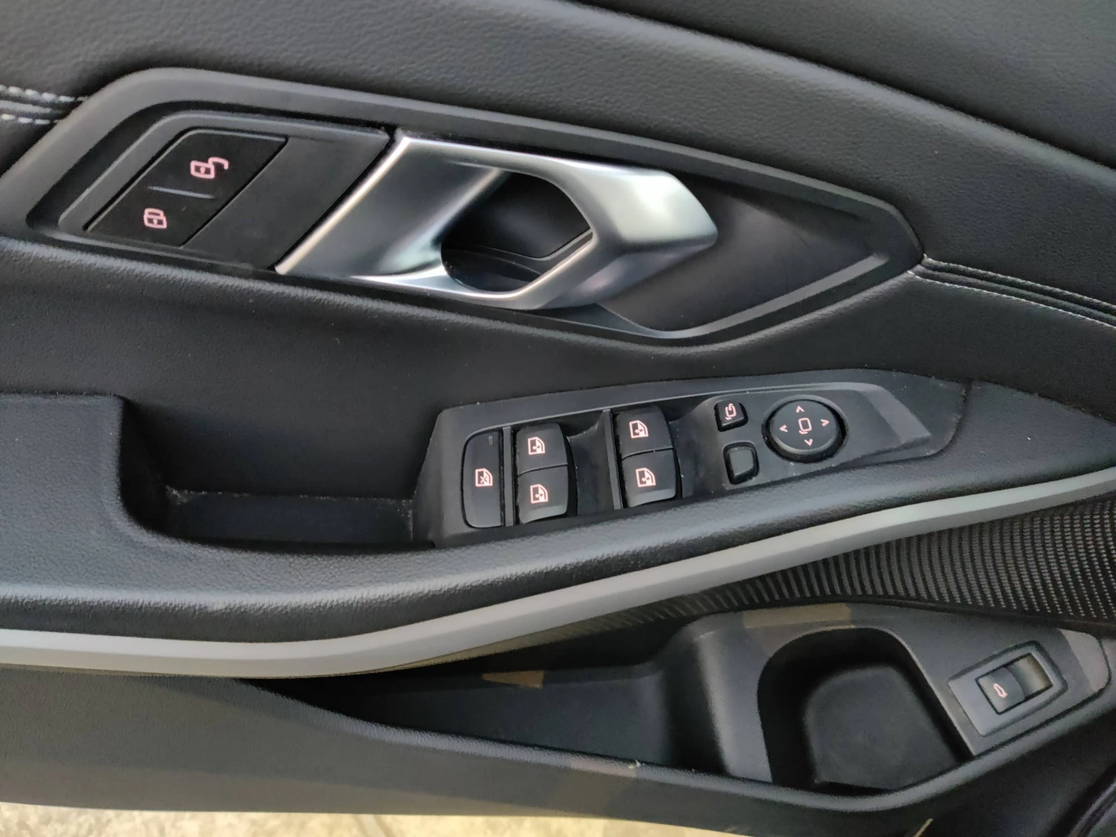 BMW 320 x-Drive, снимка 15 - Автомобили и джипове - 54464044