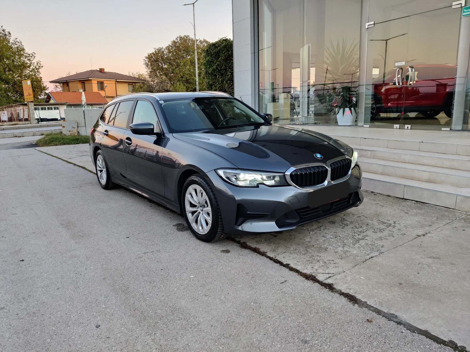 BMW 320 x-Drive, снимка 3 - Автомобили и джипове - 54464044