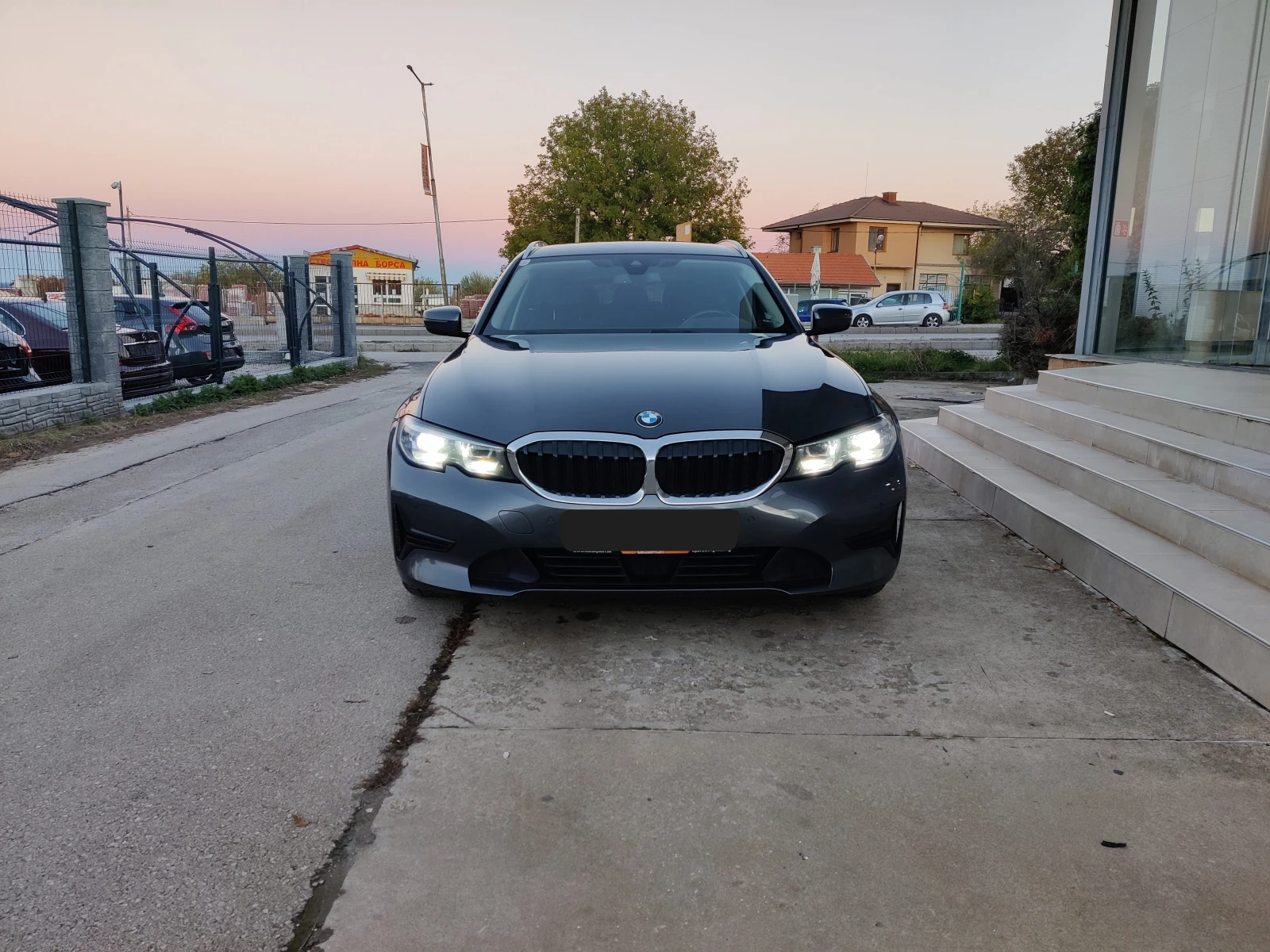 BMW 320 x-Drive, снимка 2 - Автомобили и джипове - 54464044
