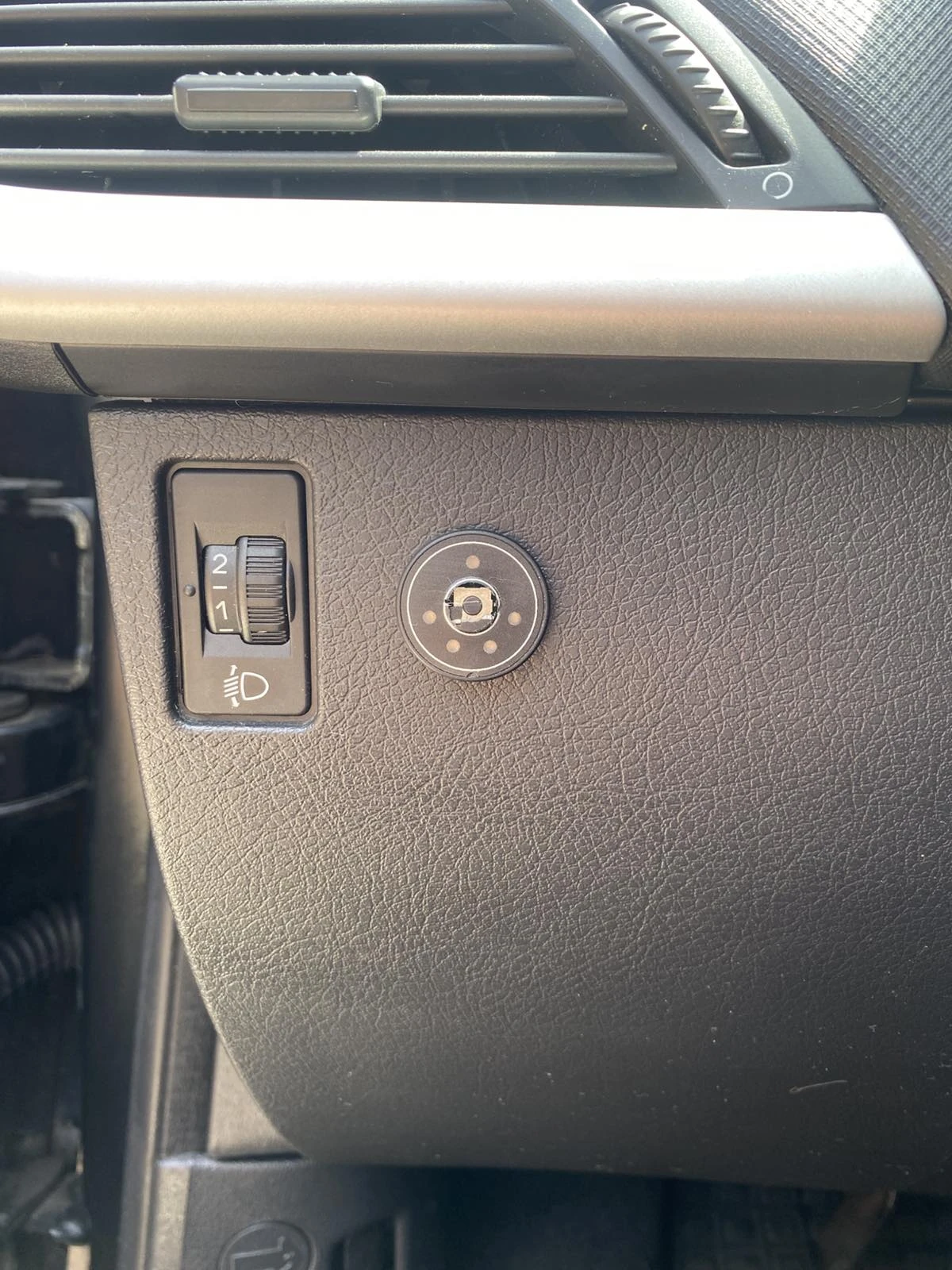 Peugeot 207 1.4, снимка 8 - Автомобили и джипове - 54533845