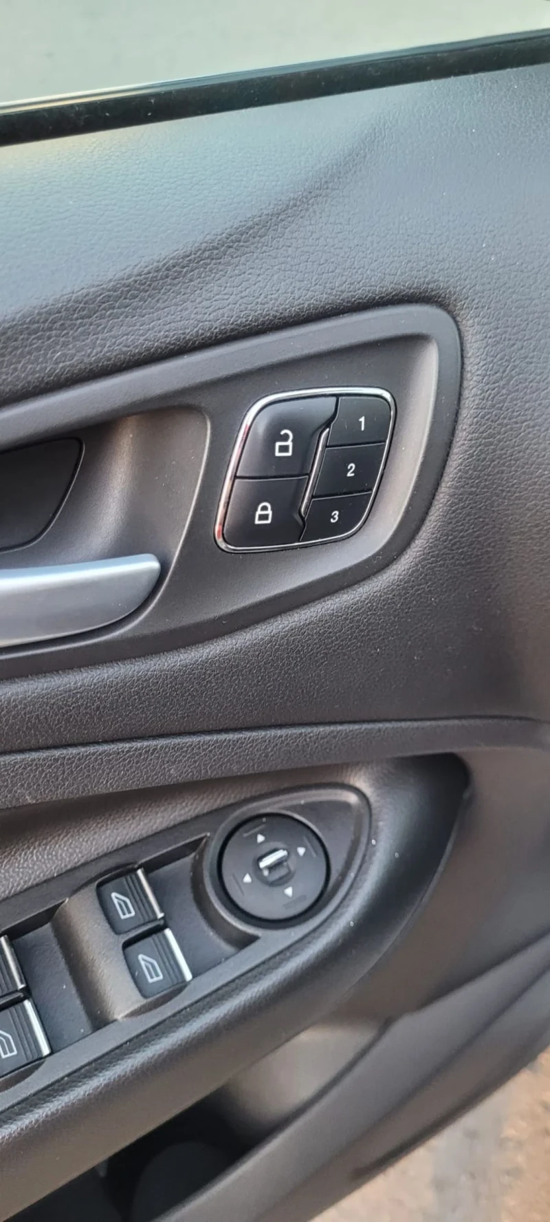 Ford Escape 2.0 , снимка 6 - Автомобили и джипове - 52810830