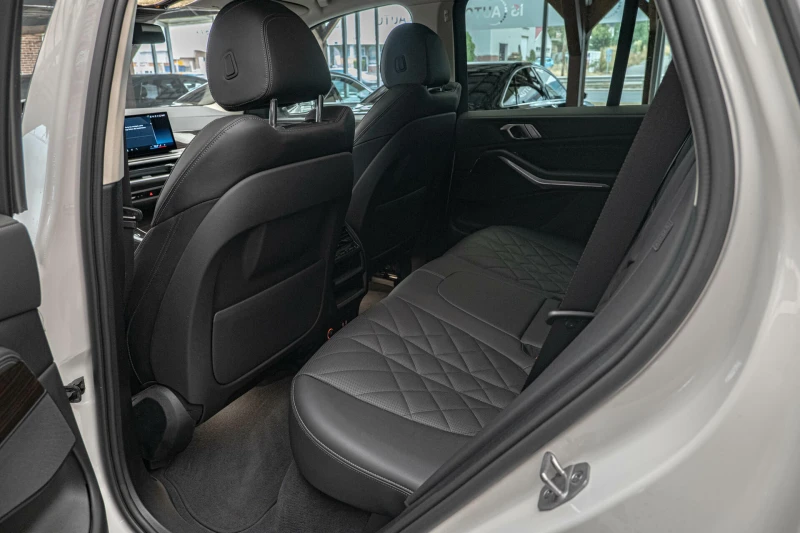 BMW X5 3.0d/xDrive/PDC/Камера/Амбиент/Memory, снимка 8 - Автомобили и джипове - 51660576
