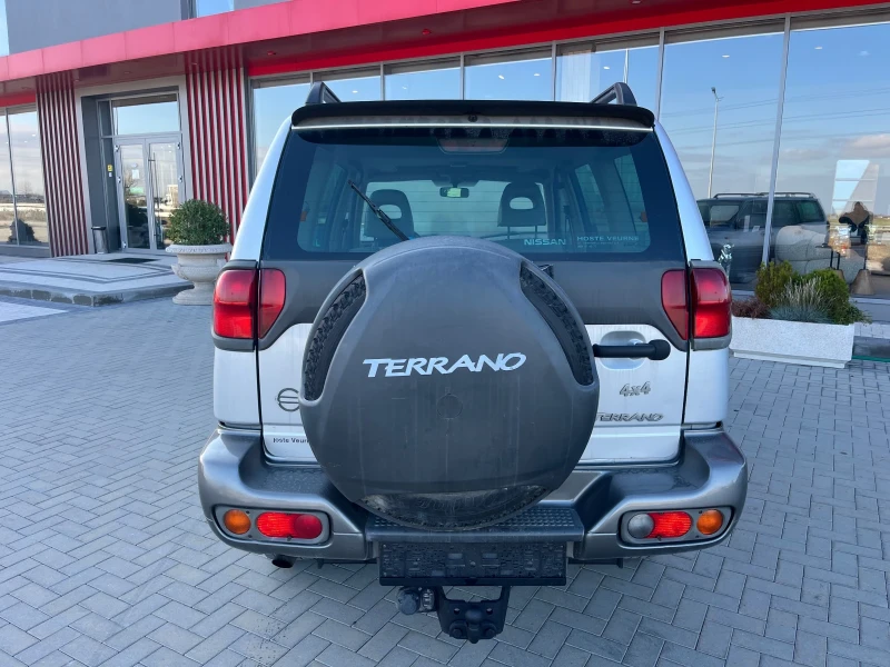 Nissan Terrano 3.0 Автомат/климатик, снимка 5 - Автомобили и джипове - 52708692