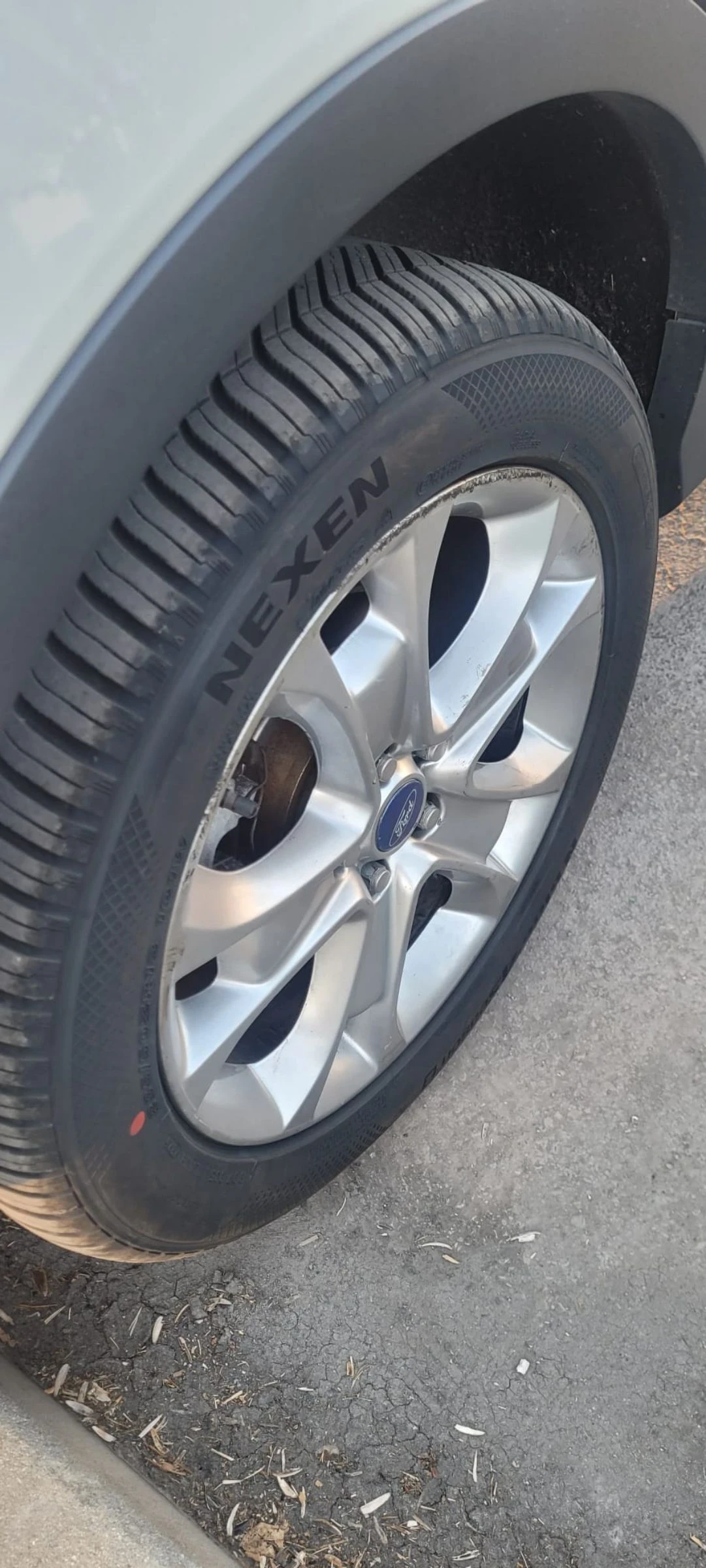 Ford Escape 2.0  - изображение 7