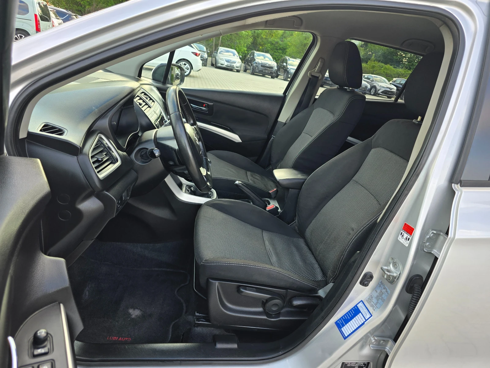 Suzuki SX4 S-Cross 1.6Di-D, 120к.с., 6скорости, Парктроник, Keyless! - изображение 8