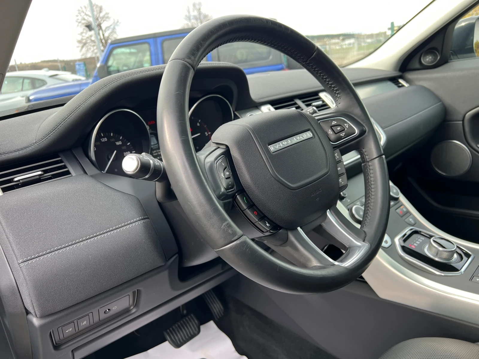 Land Rover Range Rover Evoque 2.0d - изображение 8